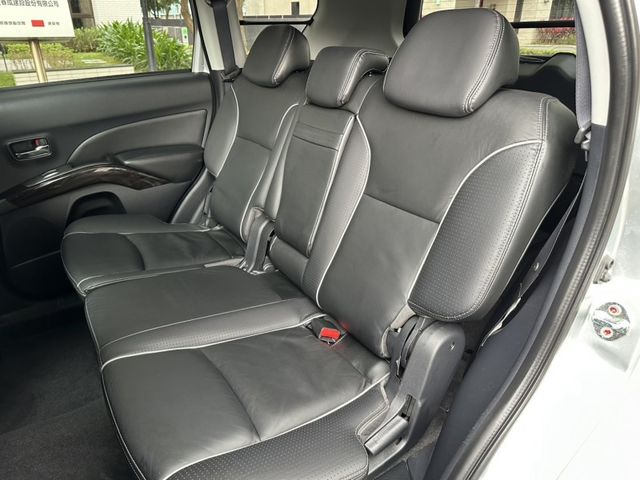 Mitsubishi  Outlander  第15張相片