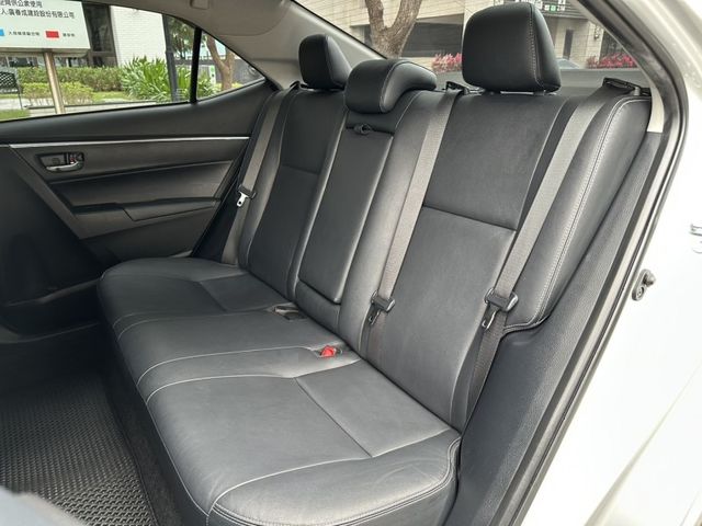 Toyota  Altis  第9張相片