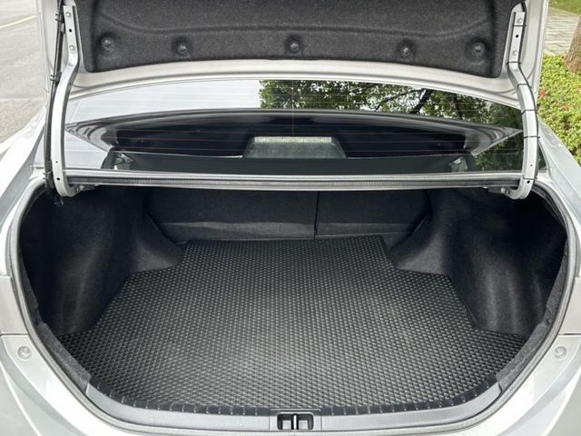 Toyota  Altis  第10張相片