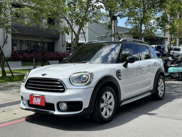 MINI  Countryman 〈總代理F60 經典可愛熊貓雙色〉原版件/原廠保養低里程/免鑰/LED頭燈/定速/循跡/記憶電椅/恆溫/電子駐車/電  第1張相片