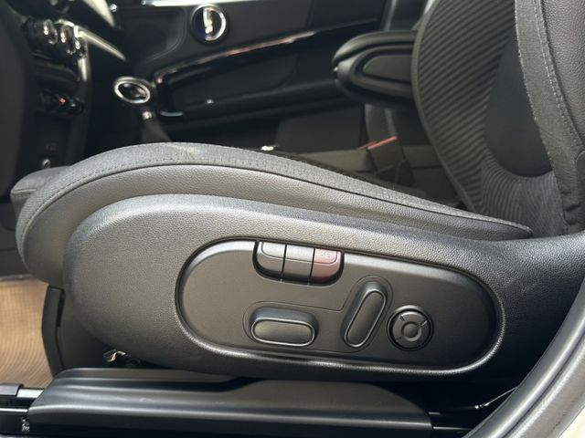 MINI  Countryman 〈總代理F60 經典可愛熊貓雙色〉原版件/原廠保養低里程/免鑰/LED頭燈/定速/循跡/記憶電椅/恆溫/電子駐車/電  第10張相片