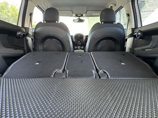 MINI  Countryman 〈總代理F60 經典可愛熊貓雙色〉原版件/原廠保養低里程/免鑰/LED頭燈/定速/循跡/記憶電椅/恆溫/電子駐車/電  第14張相片
