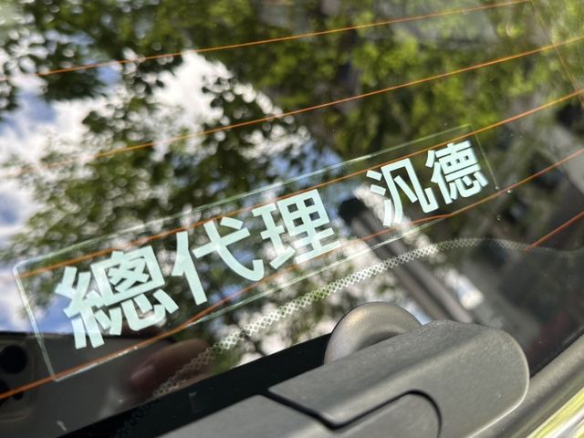 MINI  Countryman 〈總代理F60 經典可愛熊貓雙色〉原版件/原廠保養低里程/免鑰/LED頭燈/定速/循跡/記憶電椅/恆溫/電子駐車/電  第16張相片