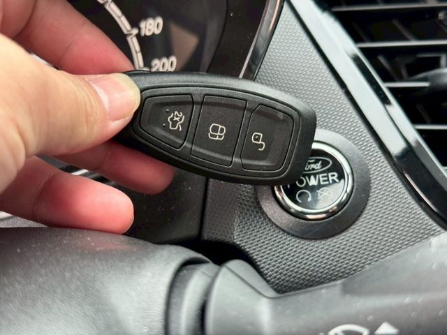 認證車，cp值超高都市小車，保固1年/2萬公里  第9張相片