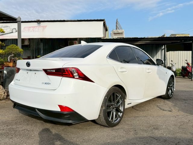 2014式Lexus IS300h F SPORT，48萬入主豪華油電帥房車！  第4張相片