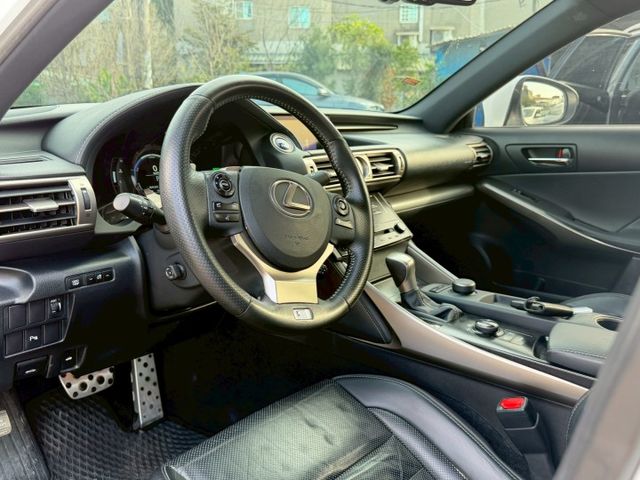 2014式Lexus IS300h F SPORT，48萬入主豪華油電帥房車！  第6張相片
