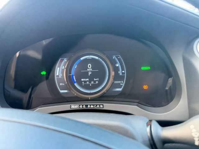 2014式Lexus IS300h F SPORT，48萬入主豪華油電帥房車！  第13張相片