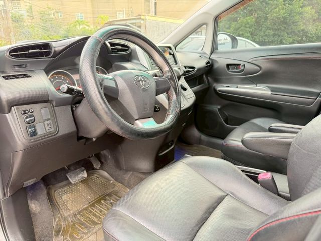 2015 Toyota Wish七人座，28萬入手超實用家庭休旅！  第7張相片