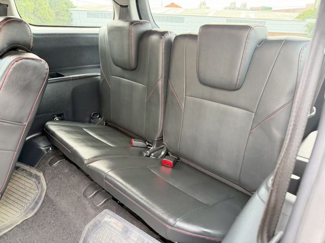 2015 Toyota Wish七人座，28萬入手超實用家庭休旅！  第8張相片