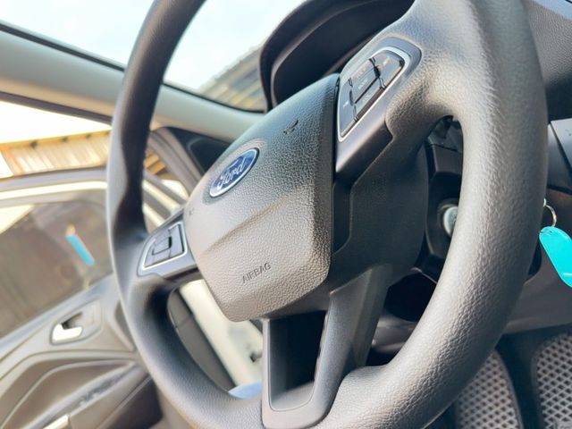 2020 Ford Kuga｜家庭通勤都合適的熱門休旅｜只要29萬  第9張相片