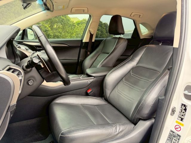 2017 Lexus NX300 白色豪華休旅｜質感與實用兼具｜開價79萬  第3張相片