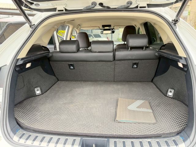 2017 Lexus NX300 白色豪華休旅｜質感與實用兼具｜開價79萬  第9張相片