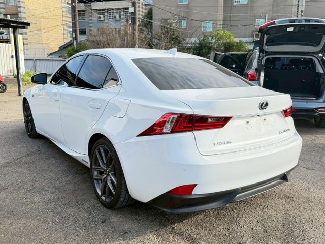 2014式Lexus IS300h F SPORT，48萬入主豪華油電帥房車！  第3張相片