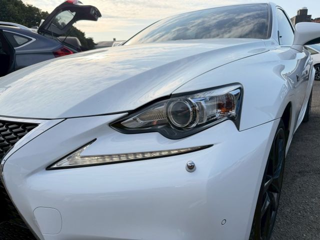 2014式Lexus IS300h F SPORT，48萬入主豪華油電帥房車！  第16張相片
