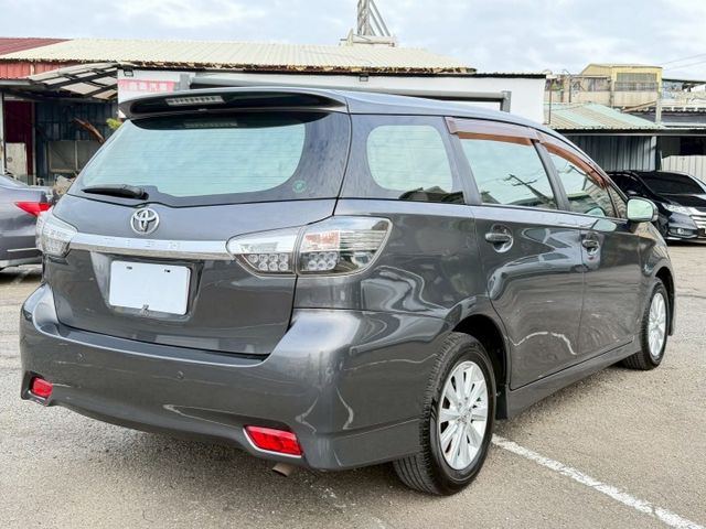 2015 Toyota Wish七人座，28萬入手超實用家庭休旅！  第3張相片
