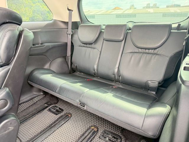 配備環景影像與倒車輔助，市區停車更輕鬆。  第4張相片