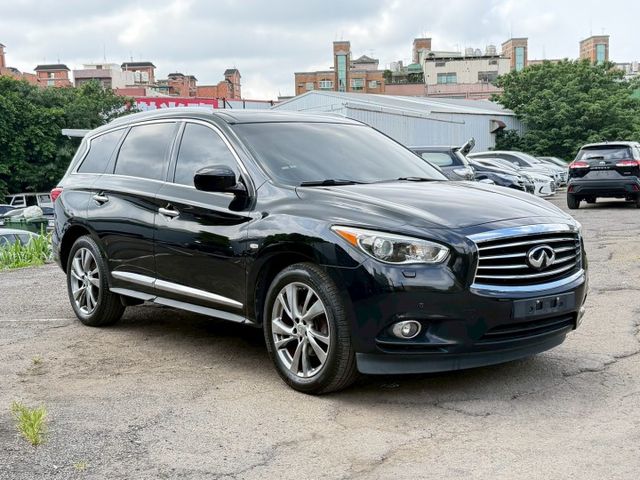 【SUM金車嚴選】13年領牌 Infiniti JX35 3.5 豪華大7人座｜全景天窗.環景顯影.全家出遊首選頂級保姆  第4張相片