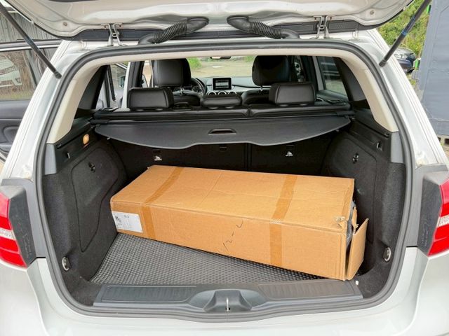 車輛基本資料  廠牌車型： TOYOTA COROLLA CROSS 1.8 Hybrid 旗艦版  出廠年份： 202  第7張相片