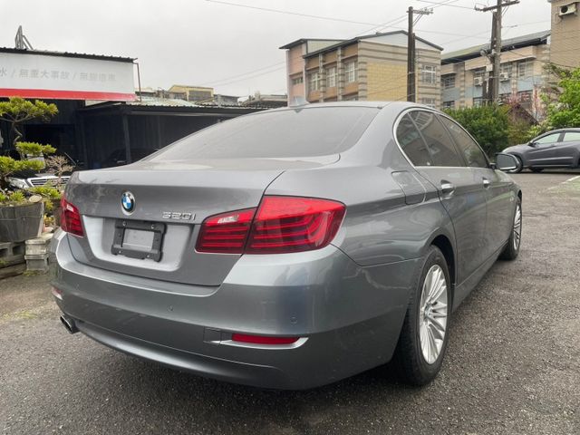 15年BMW 520i F10小改款灰｜總代理、經典德系豪華主管座艙、實車實價在庫  第3張相片