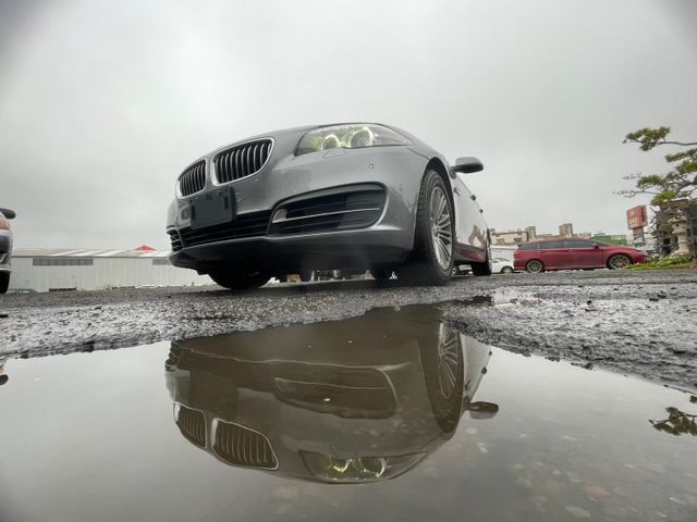 15年BMW 520i F10小改款灰｜總代理、經典德系豪華主管座艙、實車實價在庫  第5張相片