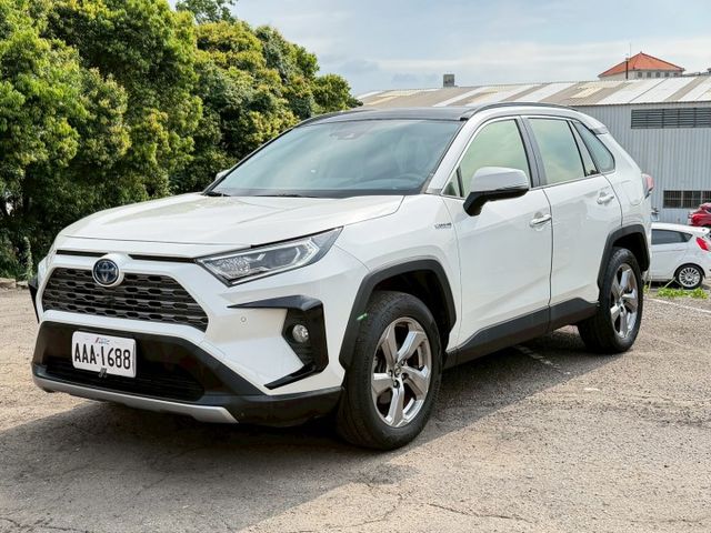 19年RAV4油電頂規4WD｜E-Four四驅、天窗、環景、TSS2.0安全滿配神車  第1張相片