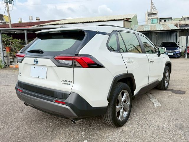 19年RAV4油電頂規4WD｜E-Four四驅、天窗、環景、TSS2.0安全滿配神車  第4張相片