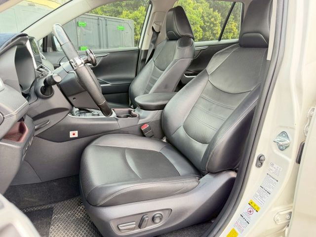 19年RAV4油電頂規4WD｜E-Four四驅、天窗、環景、TSS2.0安全滿配神車  第6張相片