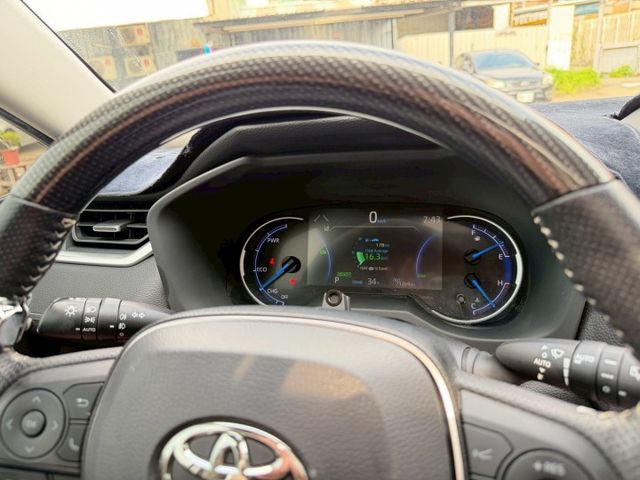 19年RAV4油電頂規4WD｜E-Four四驅、天窗、環景、TSS2.0安全滿配神車  第14張相片
