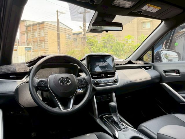 22年Corolla Cross油電旗艦黑｜大空間跨界神車、安全配備頂規滿配、實車實價在庫  第5張相片