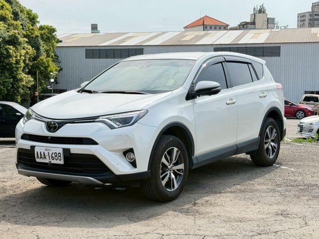 17年底RAV4 2.0白｜最頂級、公里數超少、LED頭燈、TSS安全主動防護、實車實價一手優質家庭SUV  第1張相片