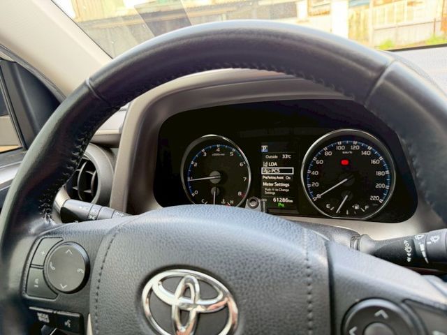 17年底RAV4 2.0白｜最頂級、公里數超少、LED頭燈、TSS安全主動防護、實車實價一手優質家庭SUV  第11張相片