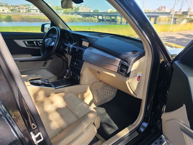BENZ GLK220  第13張相片