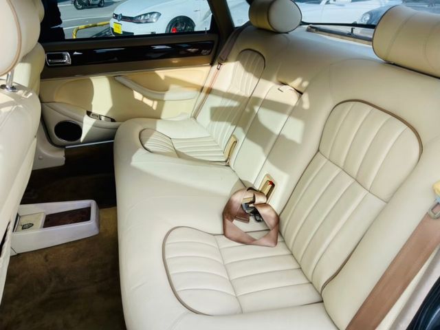 Jaguar XJ6  第9張相片