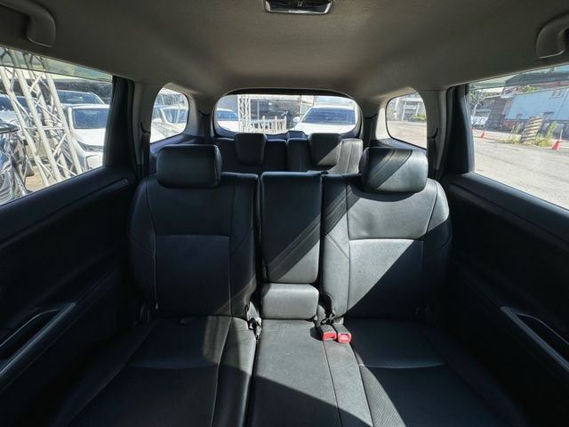 Toyota Wish  第12張相片