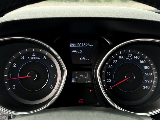 Hyundai Elantra  第1張相片