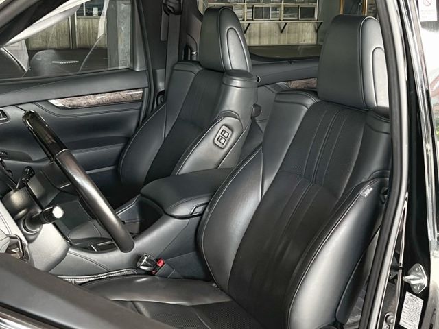 Toyota ALPHARD  第7張相片