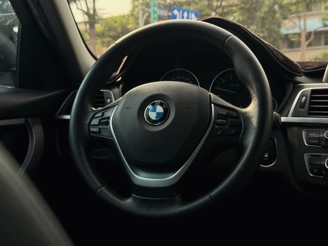 BMW/ 寶馬 318i  第18張相片