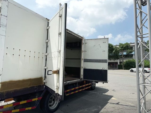 Hino 300  第9張相片