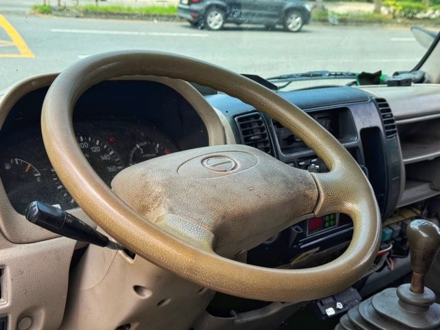 Hino 300  第10張相片