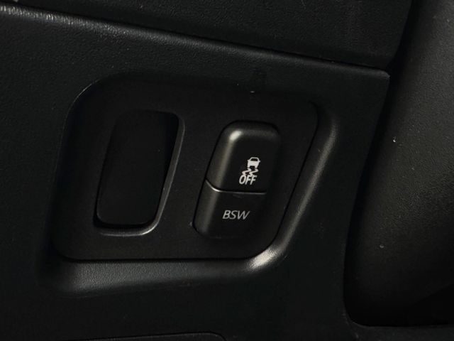 Mitsubishi Zinger  第2張相片