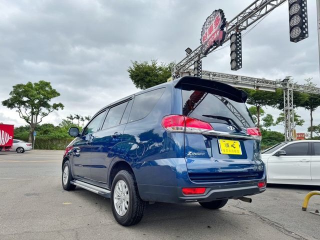 Mitsubishi Zinger  第8張相片