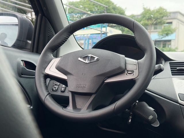 Mitsubishi Zinger  第9張相片