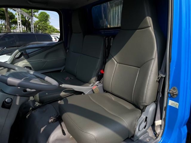 Mitsubishi Canter  第10張相片