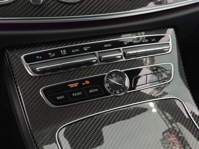 Mercedes-Benz/賓士 E-CLASS  第2張相片