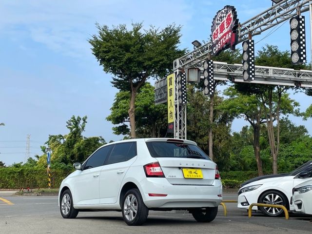 Skoda Fabia  第7張相片