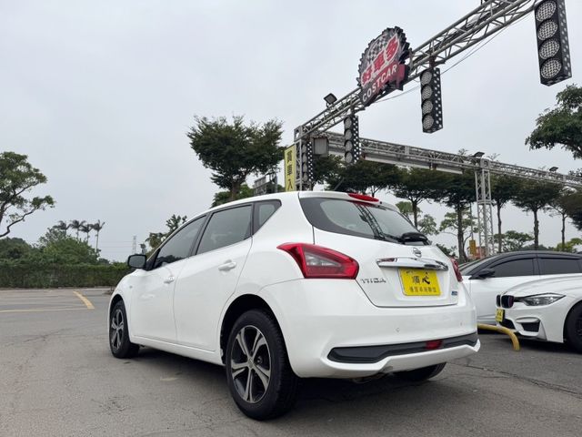 Nissan Tiida  第3張相片