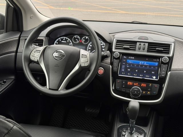 Nissan Tiida  第8張相片