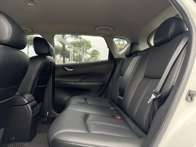 Nissan Tiida  第10張相片