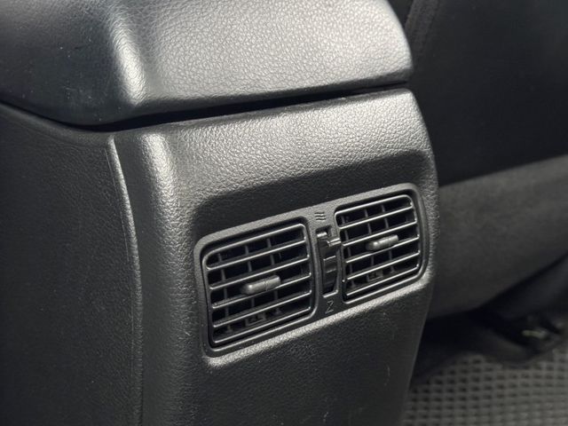 Nissan Tiida  第11張相片
