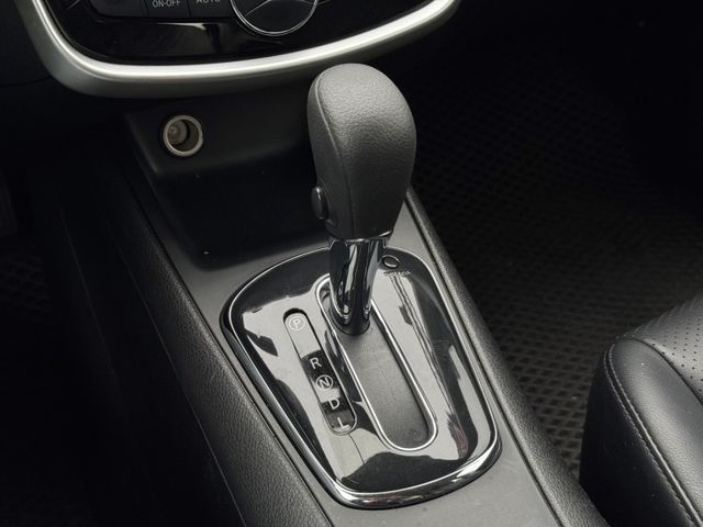 Nissan Tiida  第13張相片